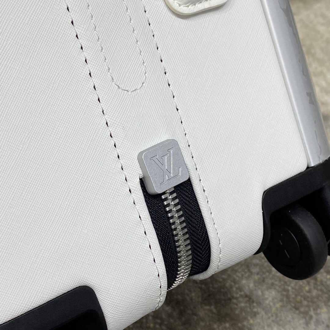 LV luggage-28