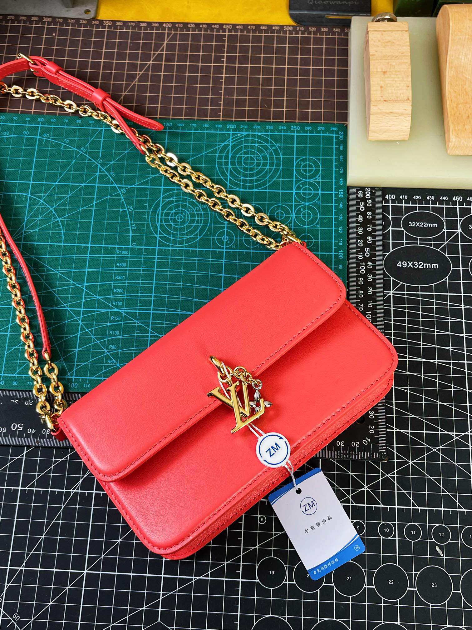 Louis Vuitton Hot New Product-20