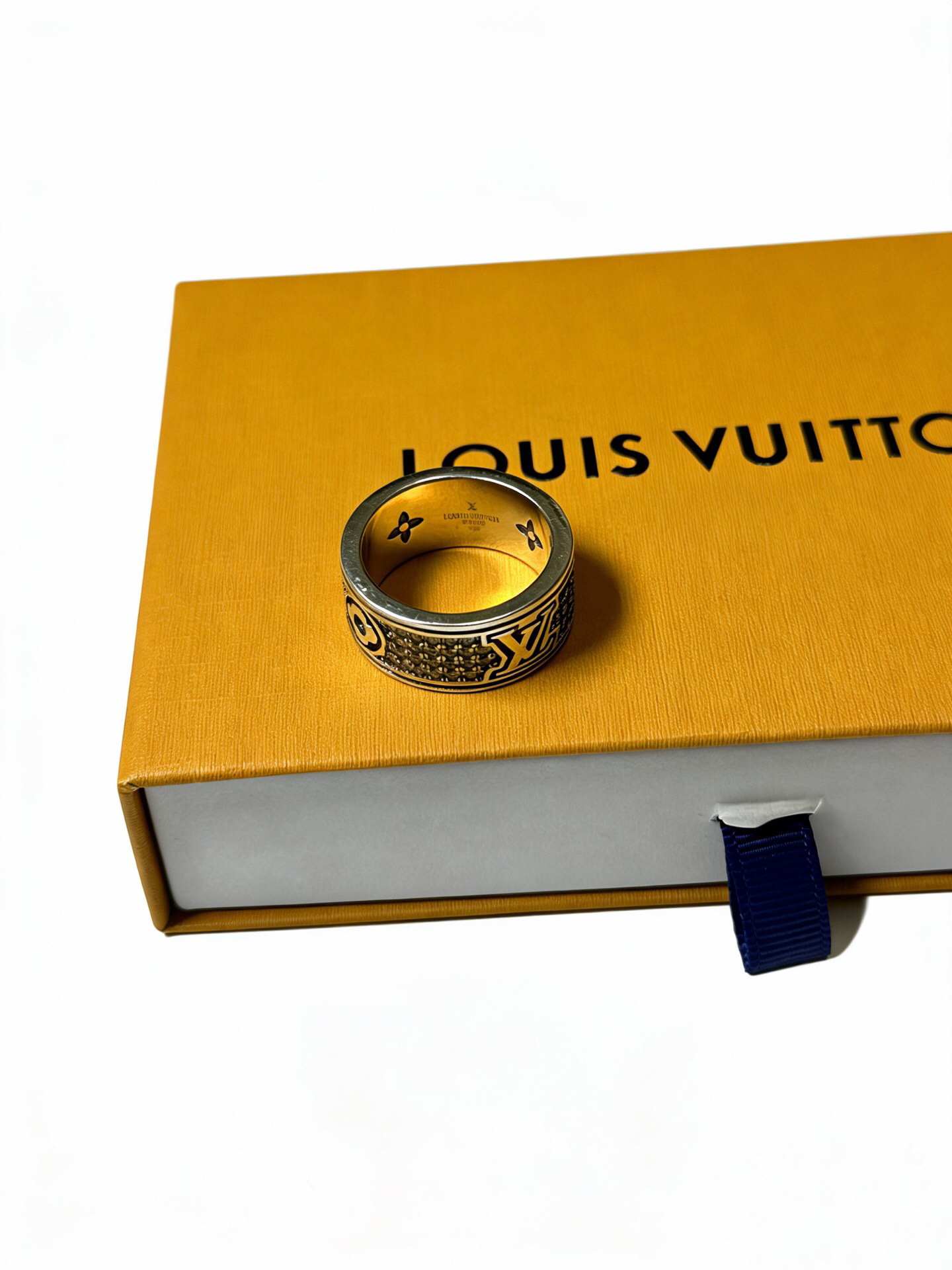 LV ring-4