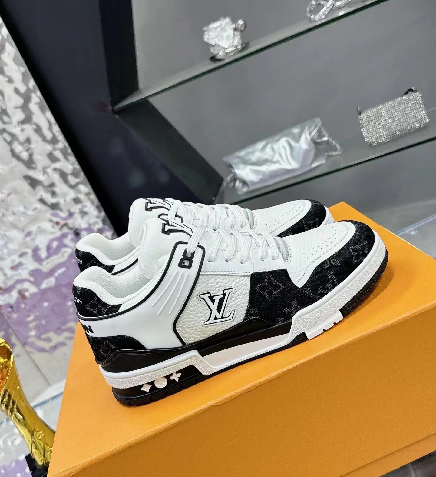 Lv Sneakers-40