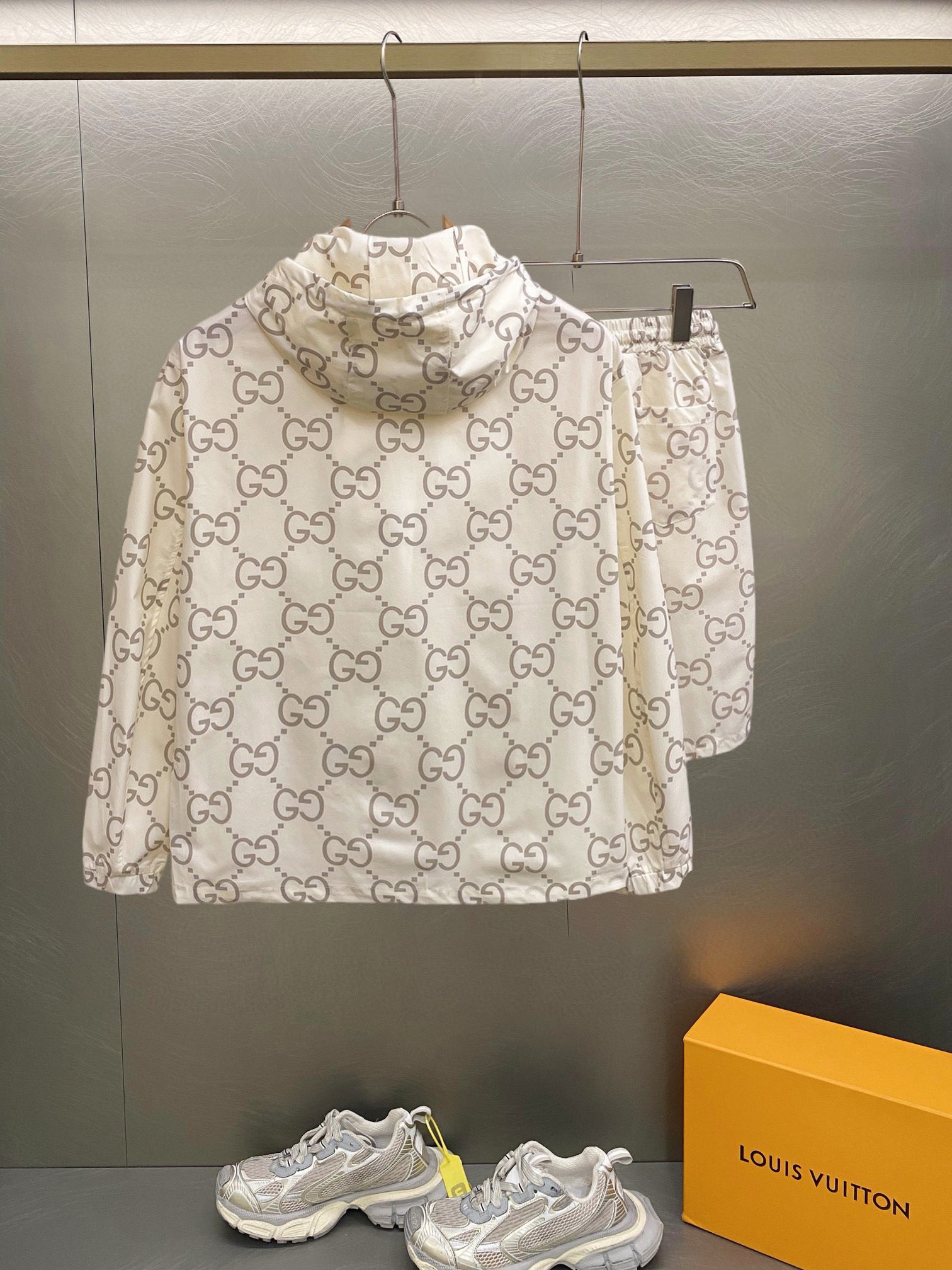 Gucci Clothing-352