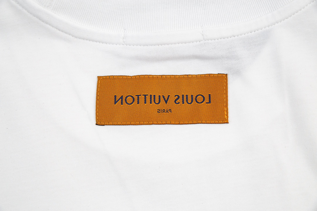 LV clothing-84
