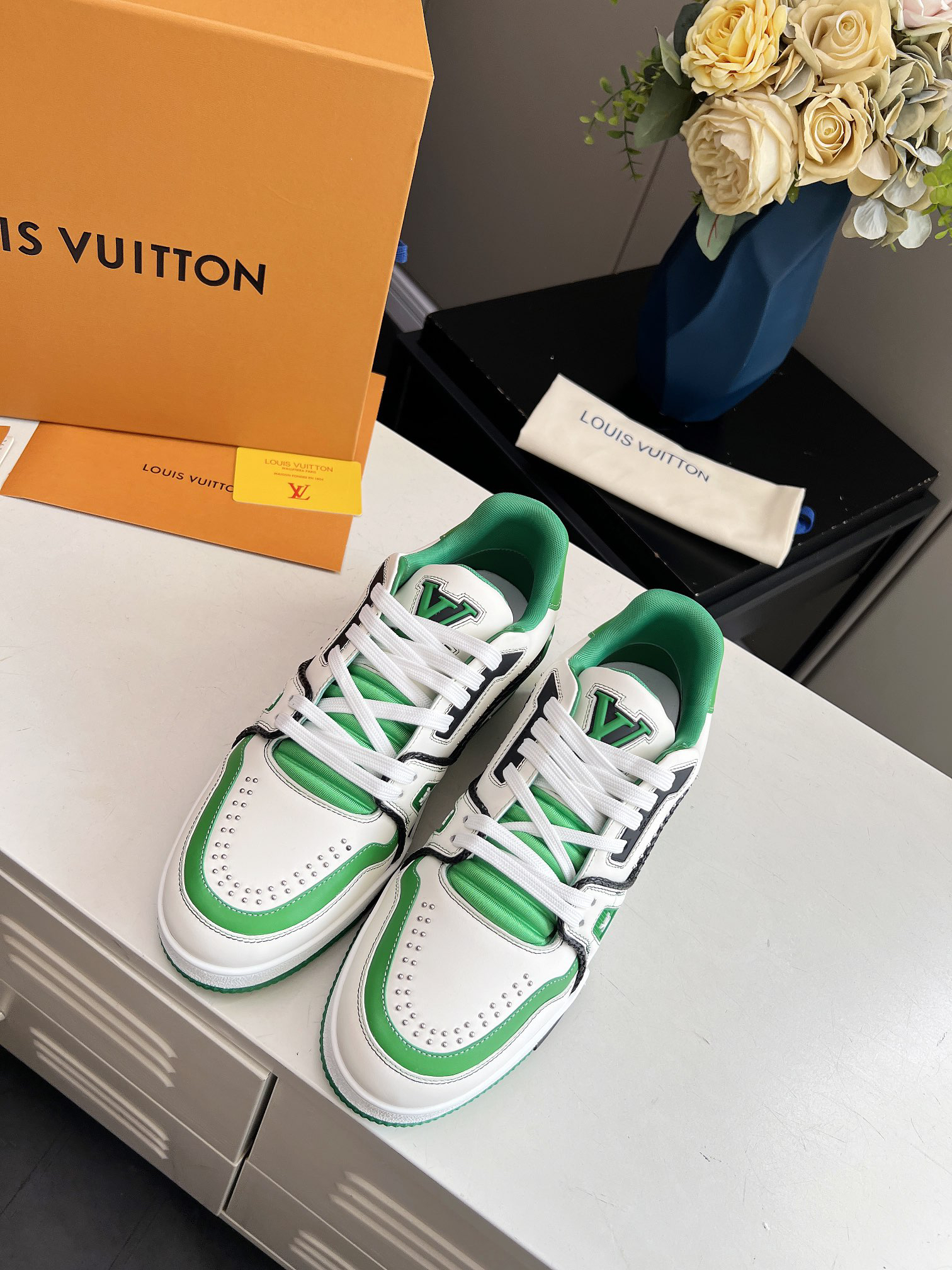 Lv Sneakers-71
