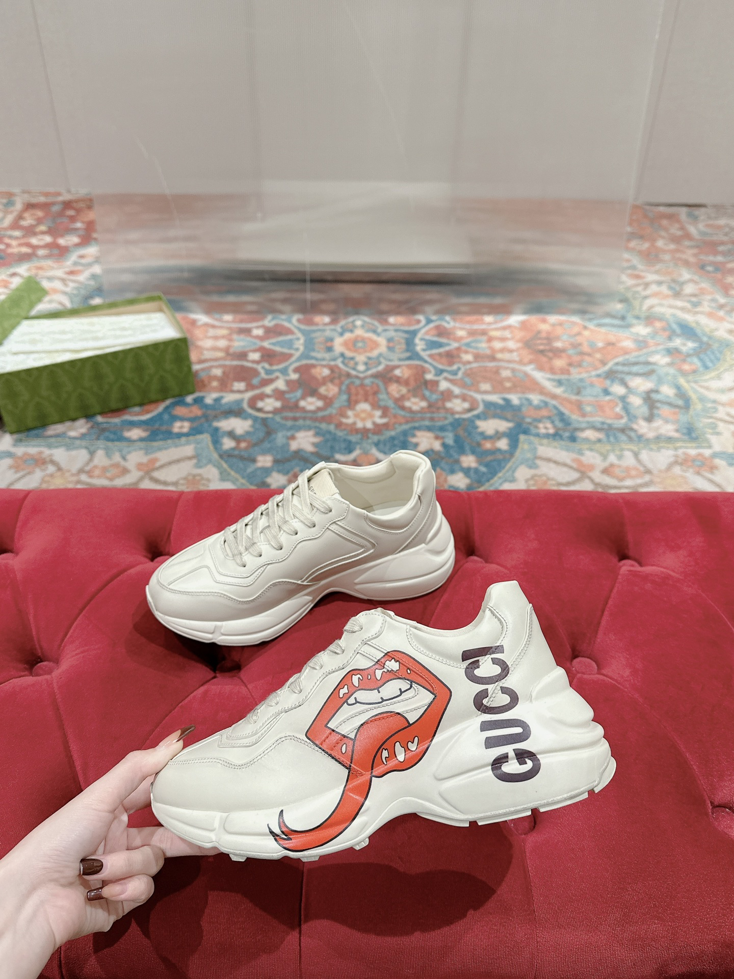Gucci Sneakers-214