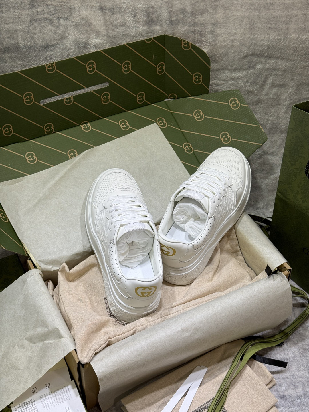 Gucci Sneakers-157