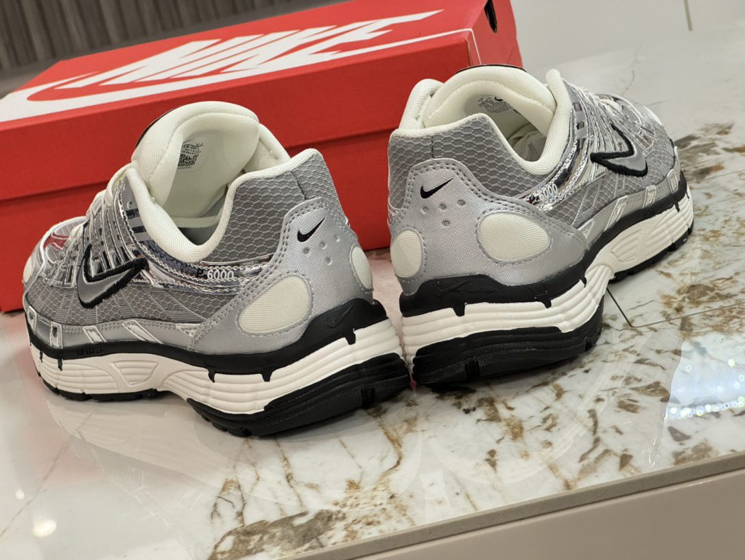 Nike Sneakers-240