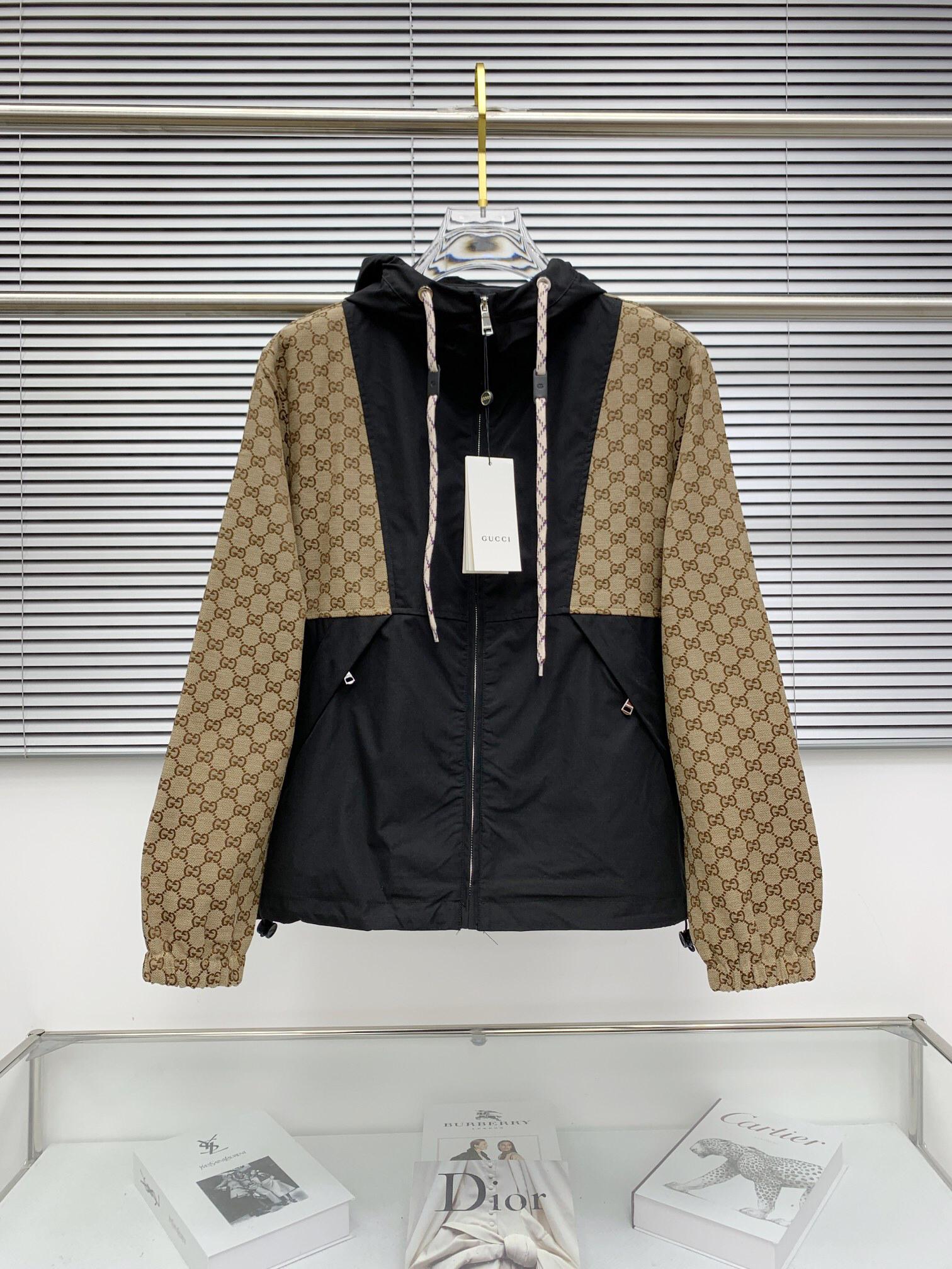 Gucci Clothing-344