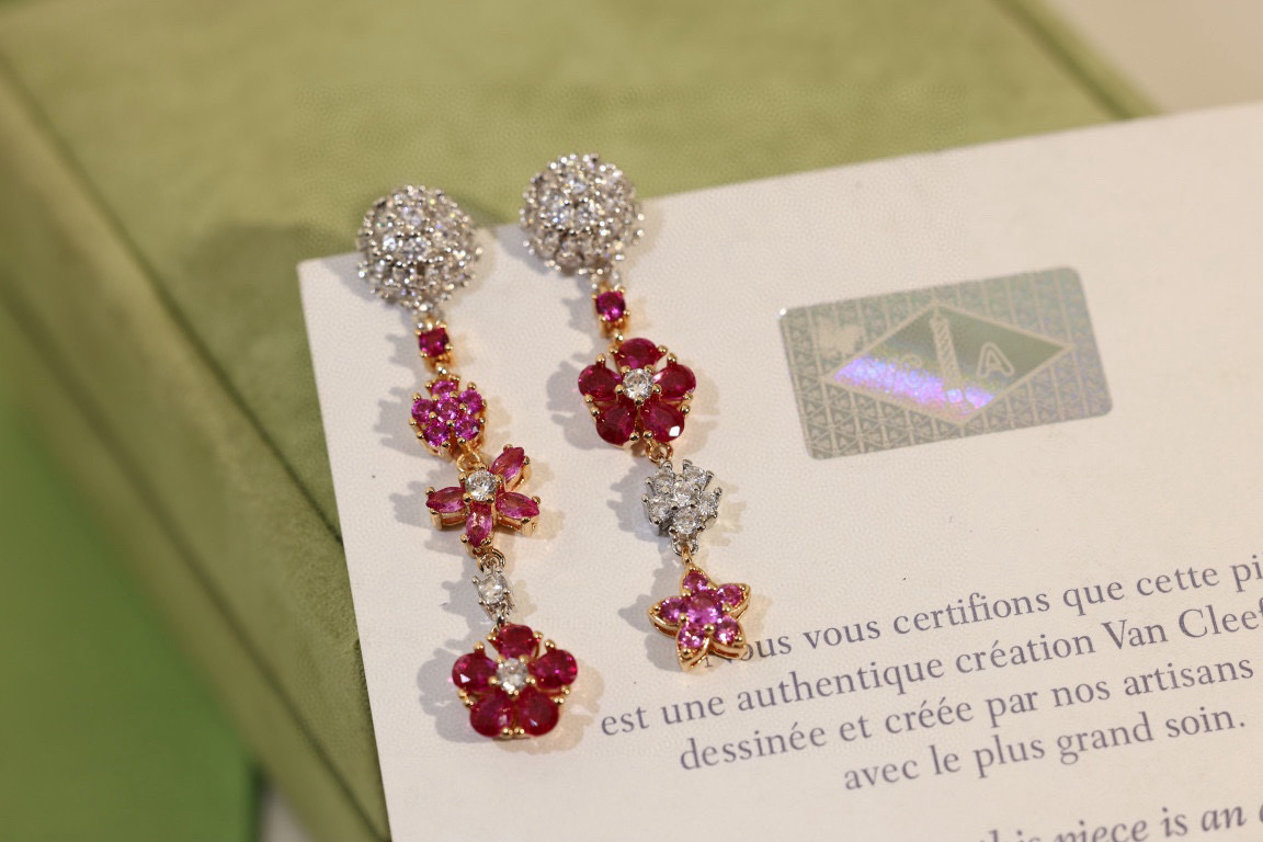 Van Cleef & Arpels earring-71