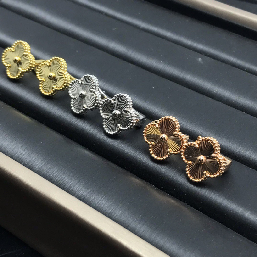 Van Cleef & Arpels earring-110