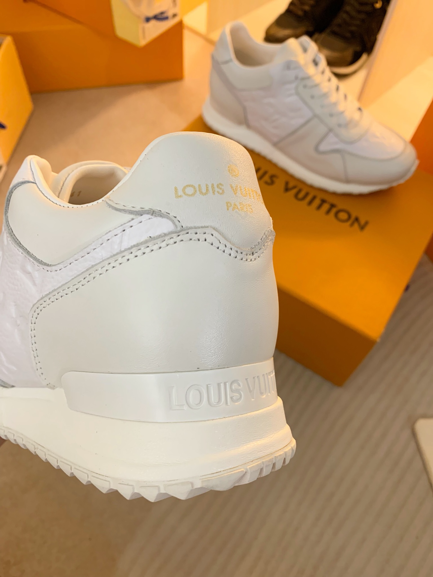 Lv Sneakers-157