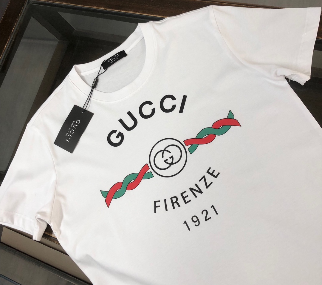 Gucci clothing-180
