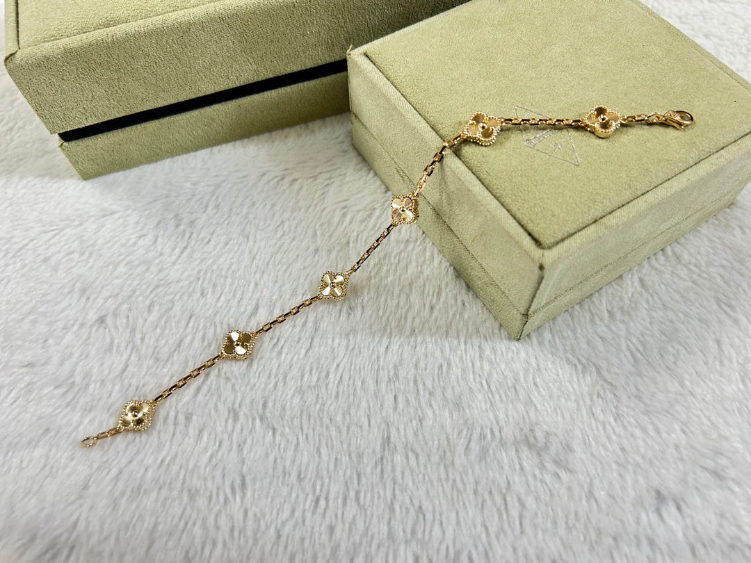 Van Cleef & Arpels Bracelet-56