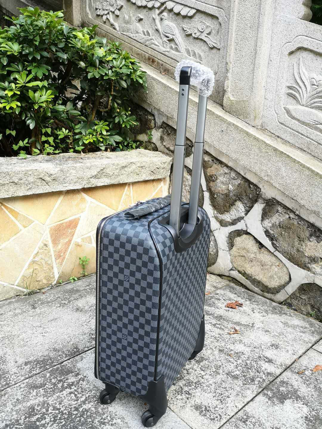 LV luggage-92