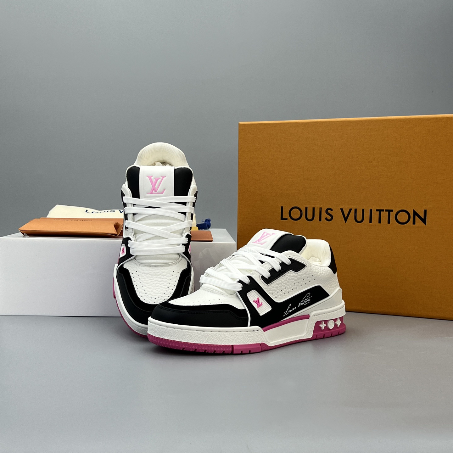 Lv Sneakers-124