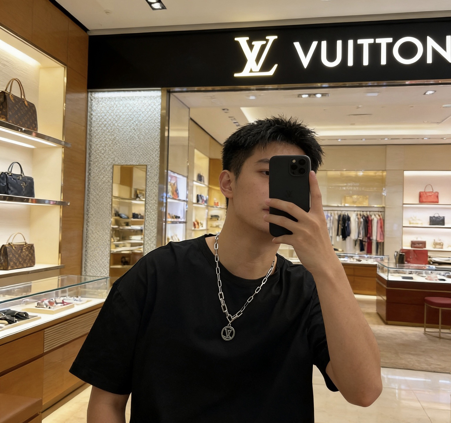 LV necklace-42
