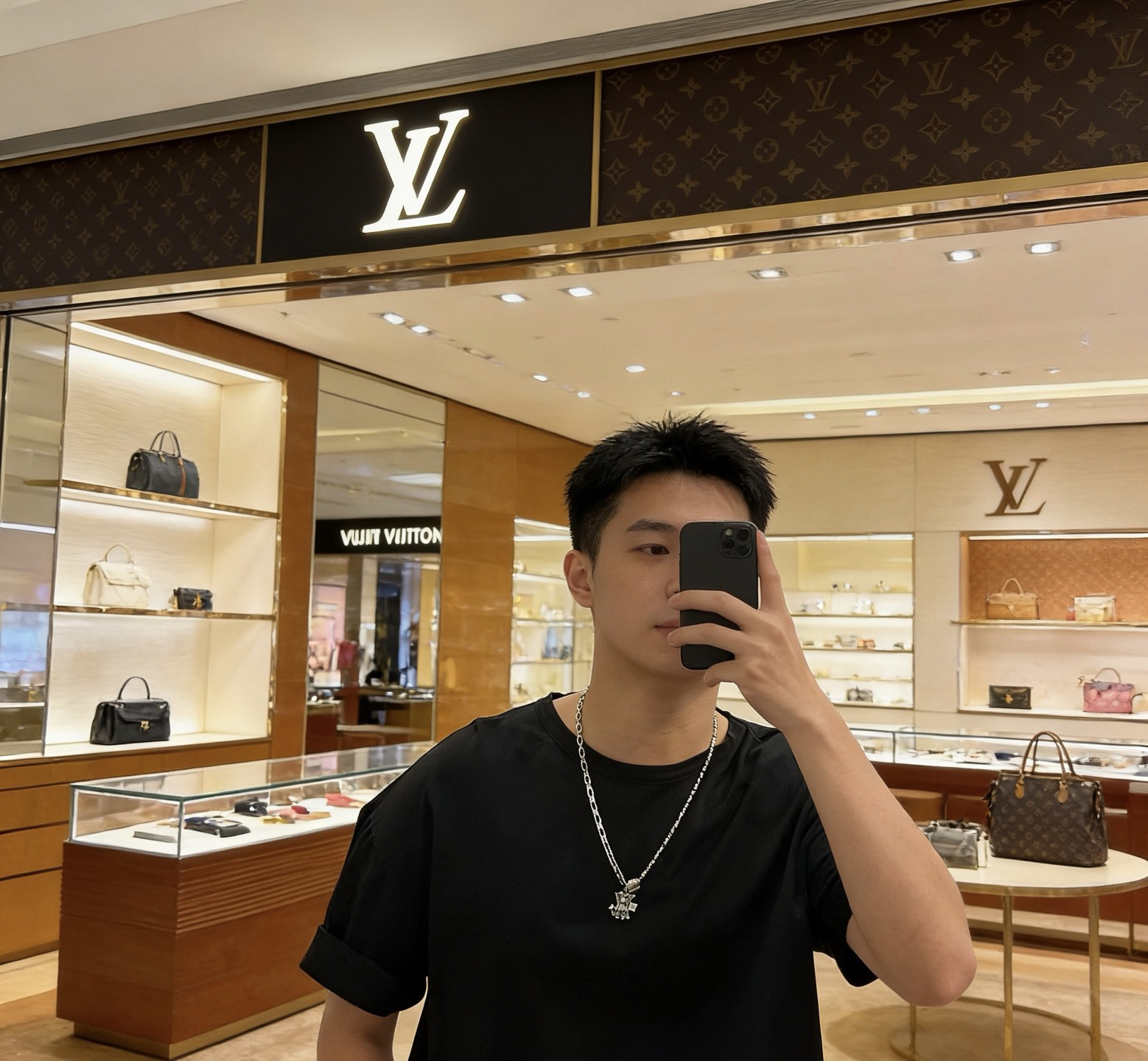 LV necklace-43