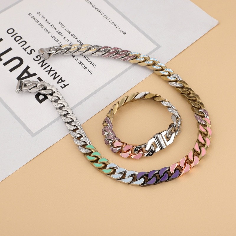 LV necklace-4