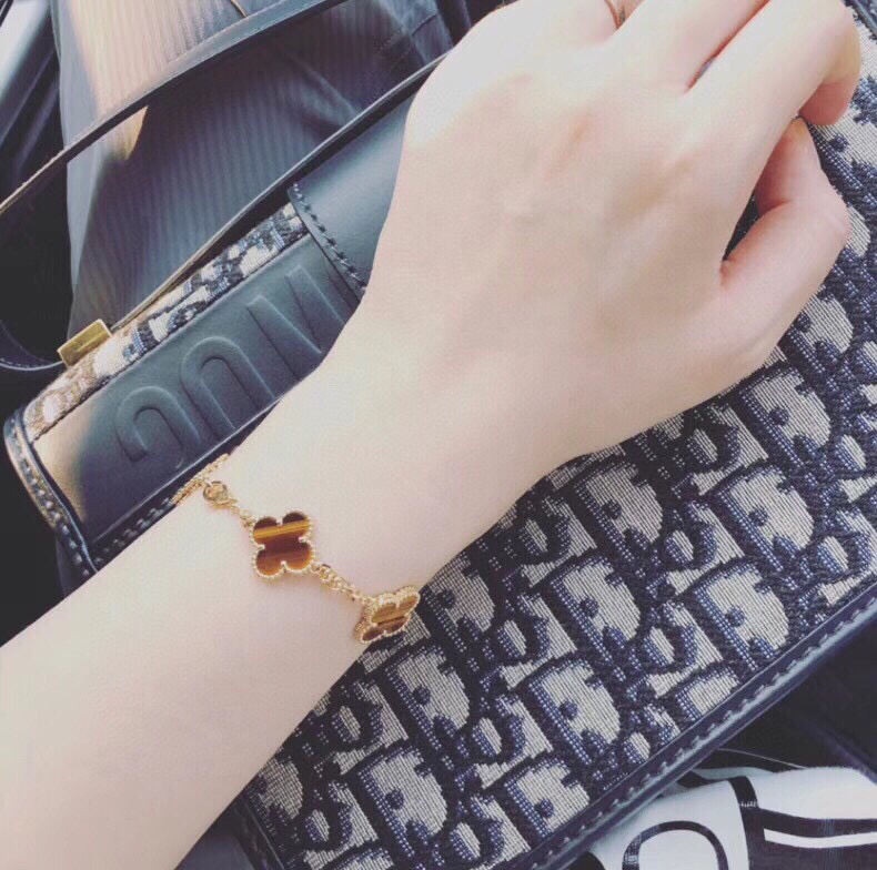 Van Cleef & Arpels Bracelet-35