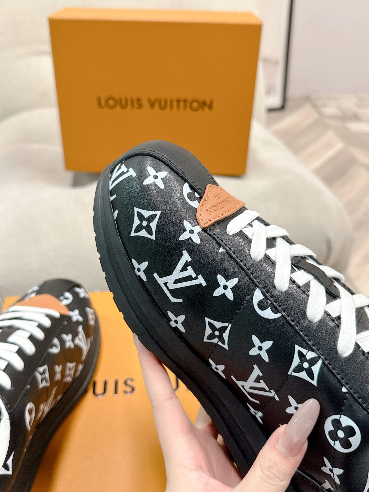 Lv Sneakers-166