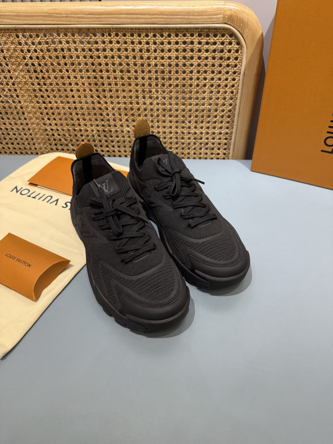 Lv Sneakers-170