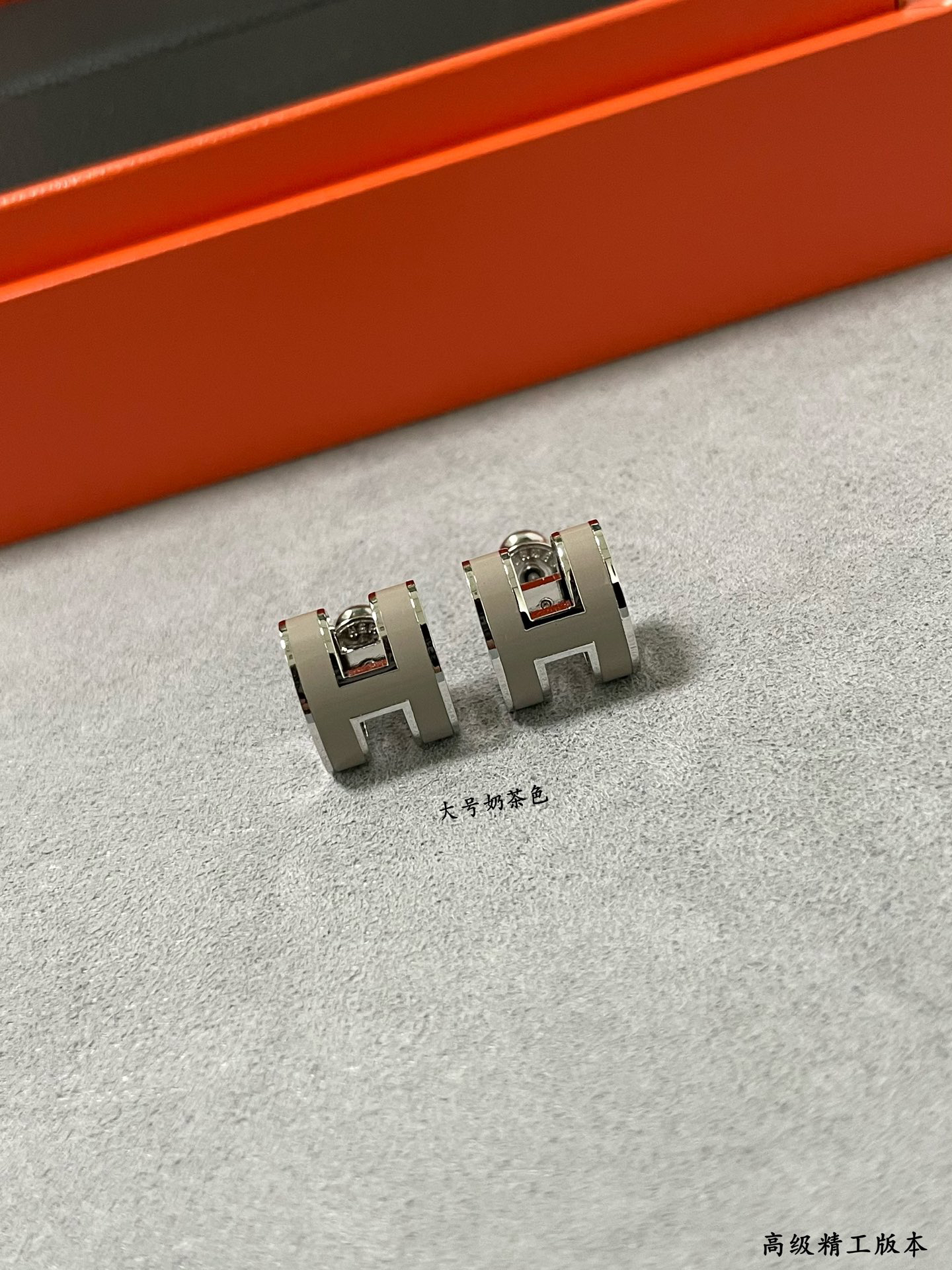 Hermes earrings-6