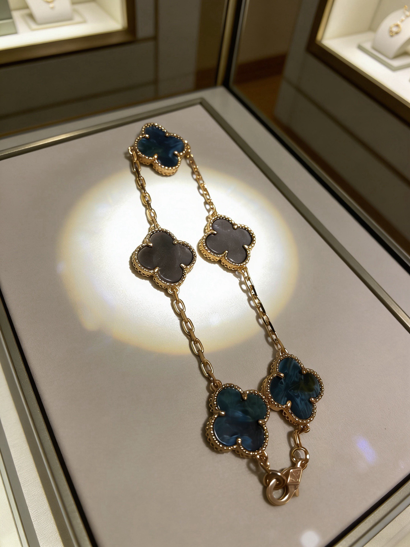 Van Cleef & Arpels Bracelet-88