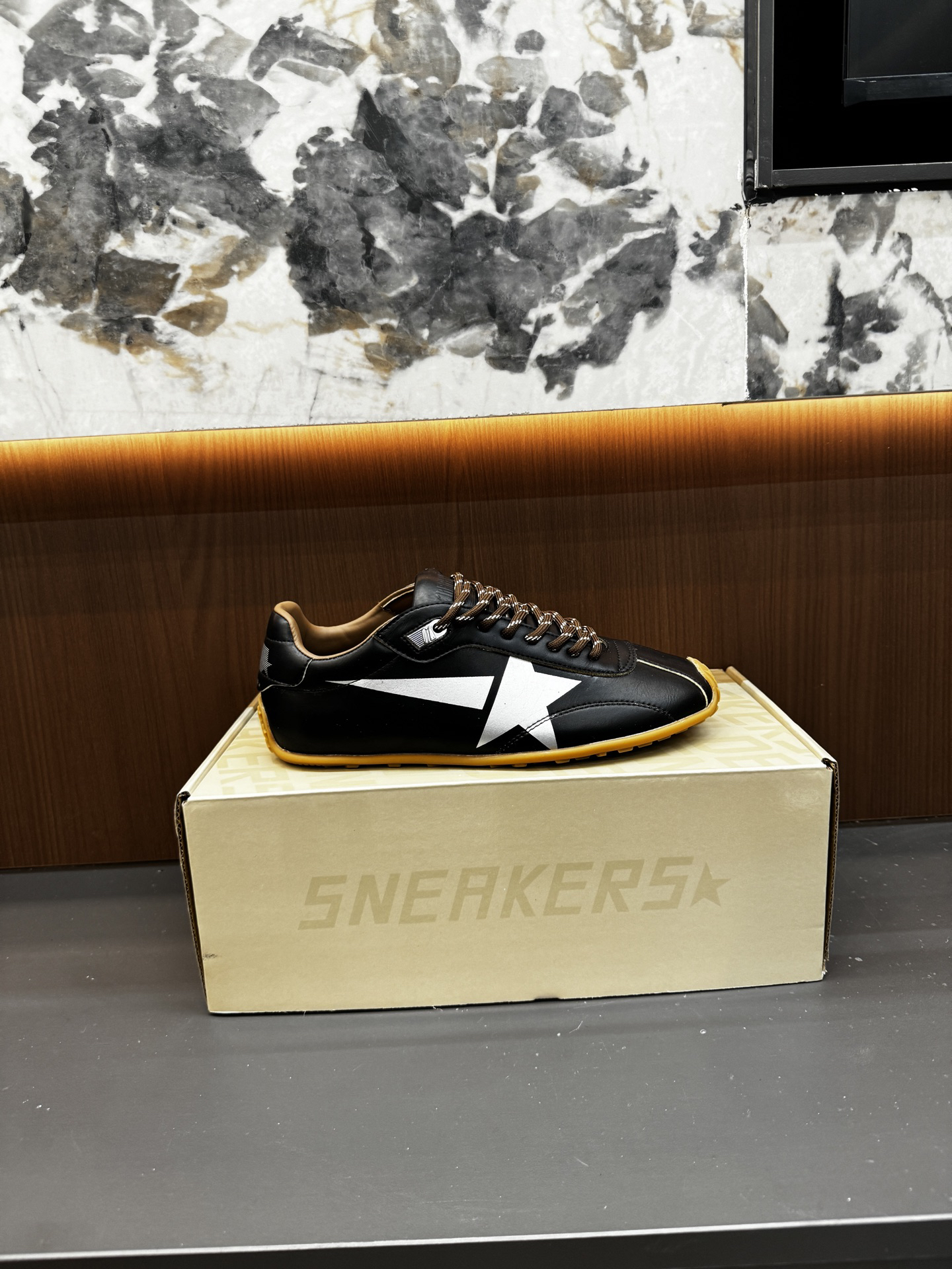 Golden Goose Sneakers-23