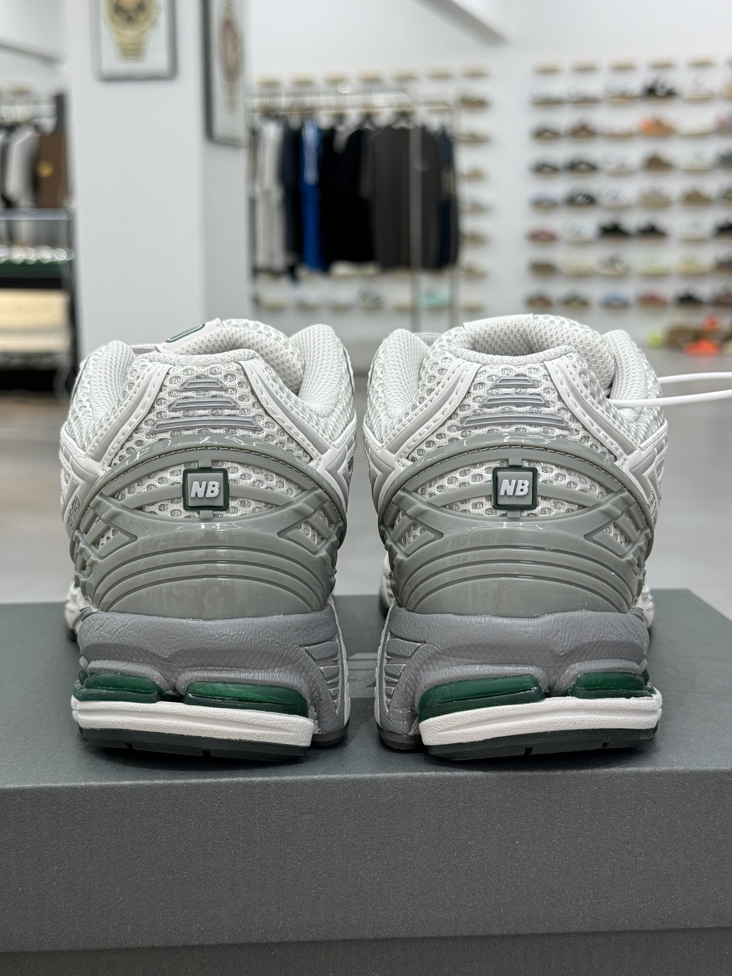 New Balance Sneakers-220