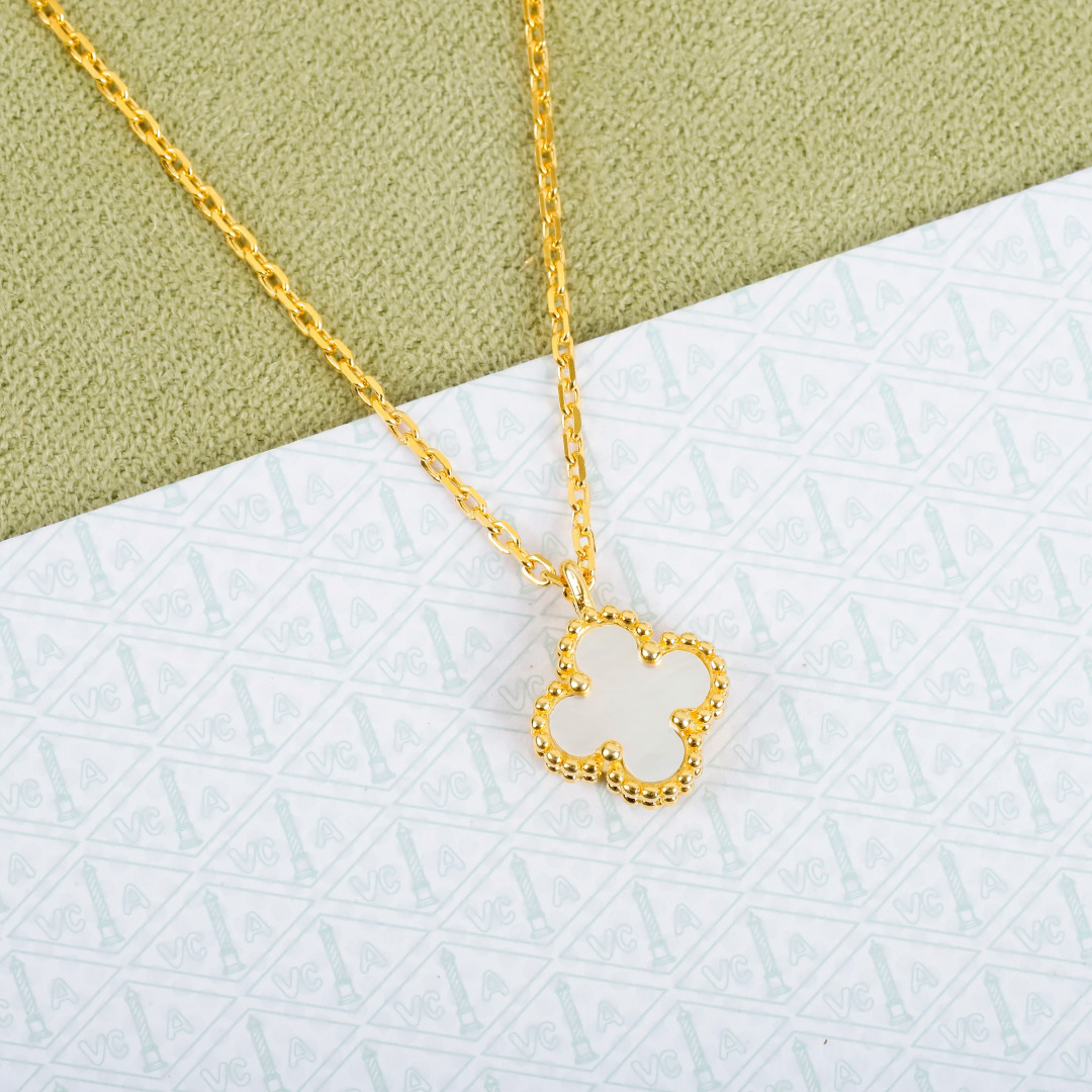 Van Cleef & Arpels necklace-130