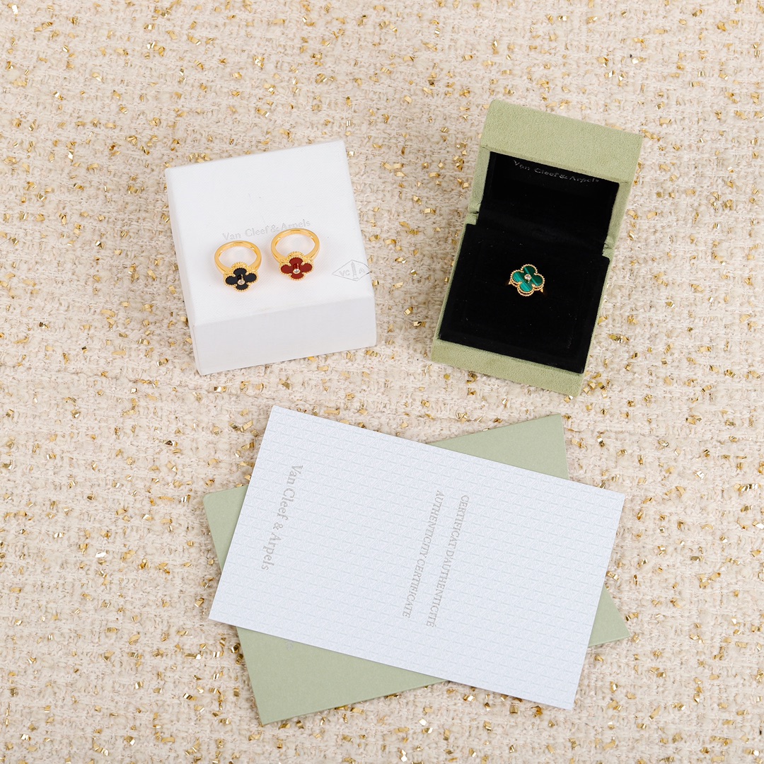 Van Cleef & Arpels ring-43
