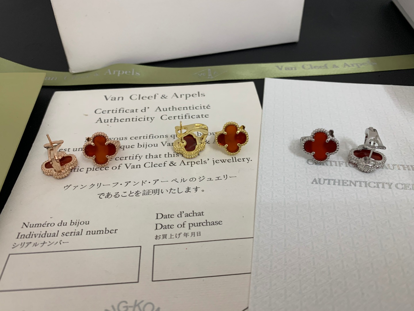 Van Cleef & Arpels earring-125