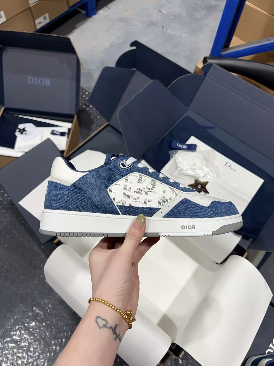 Dior Sneakers-11