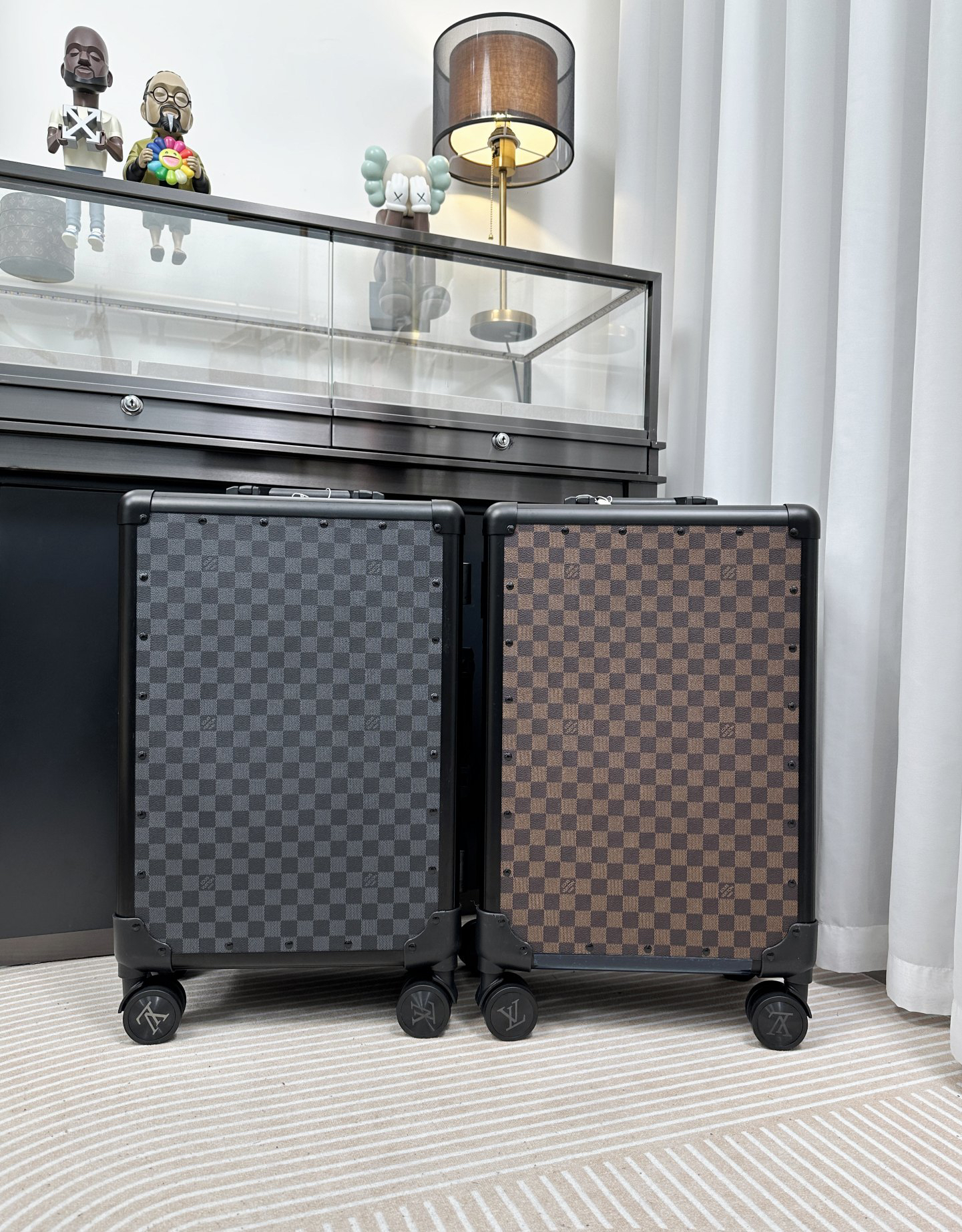 LV luggage-107