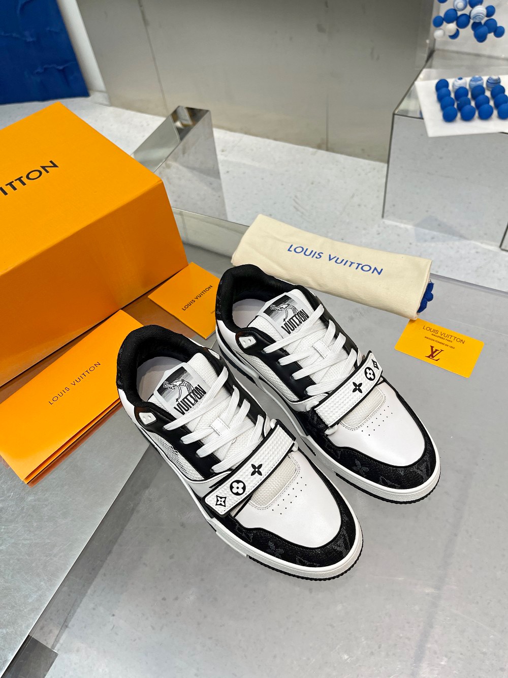 Lv Sneakers-158