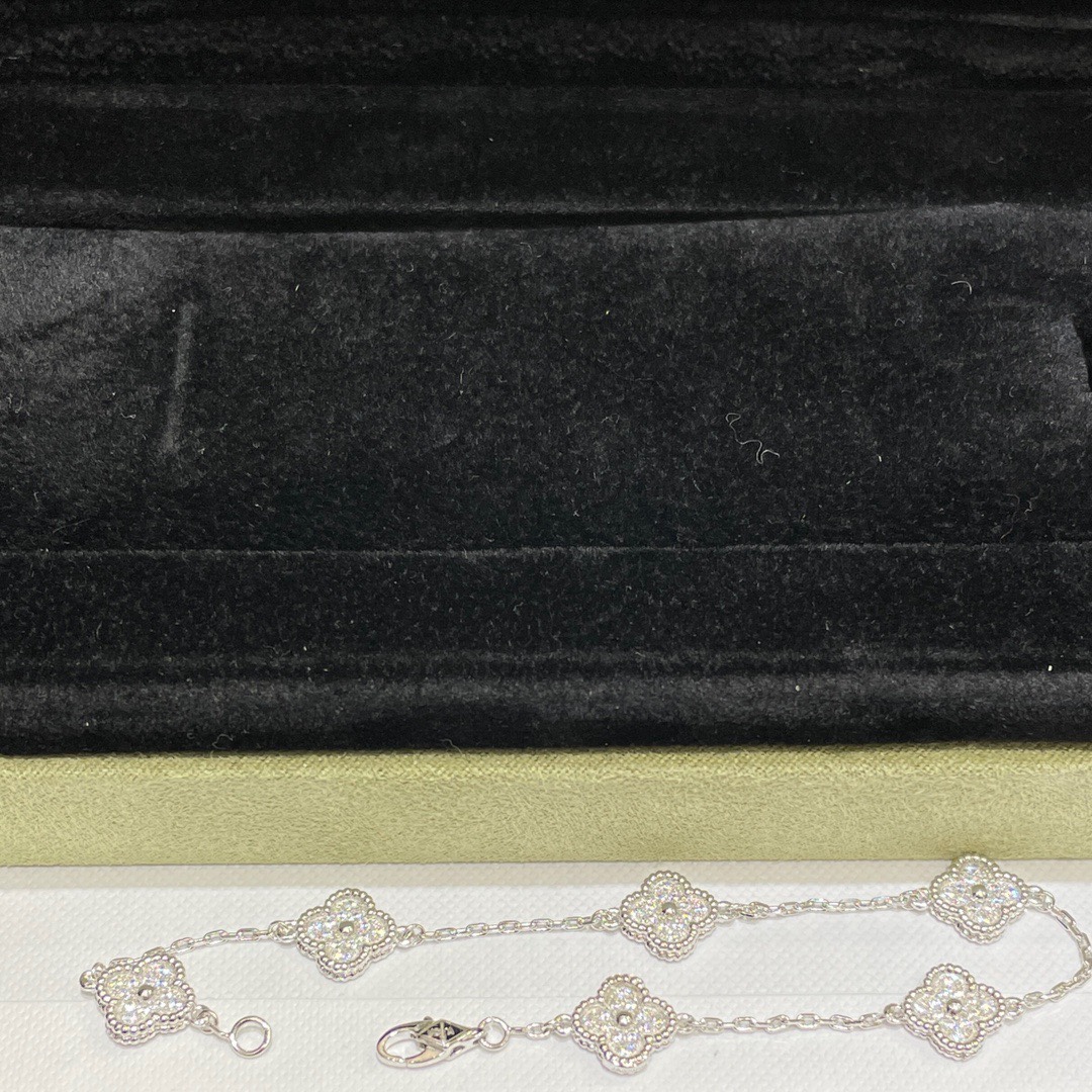 Van Cleef & Arpels Bracelet-111