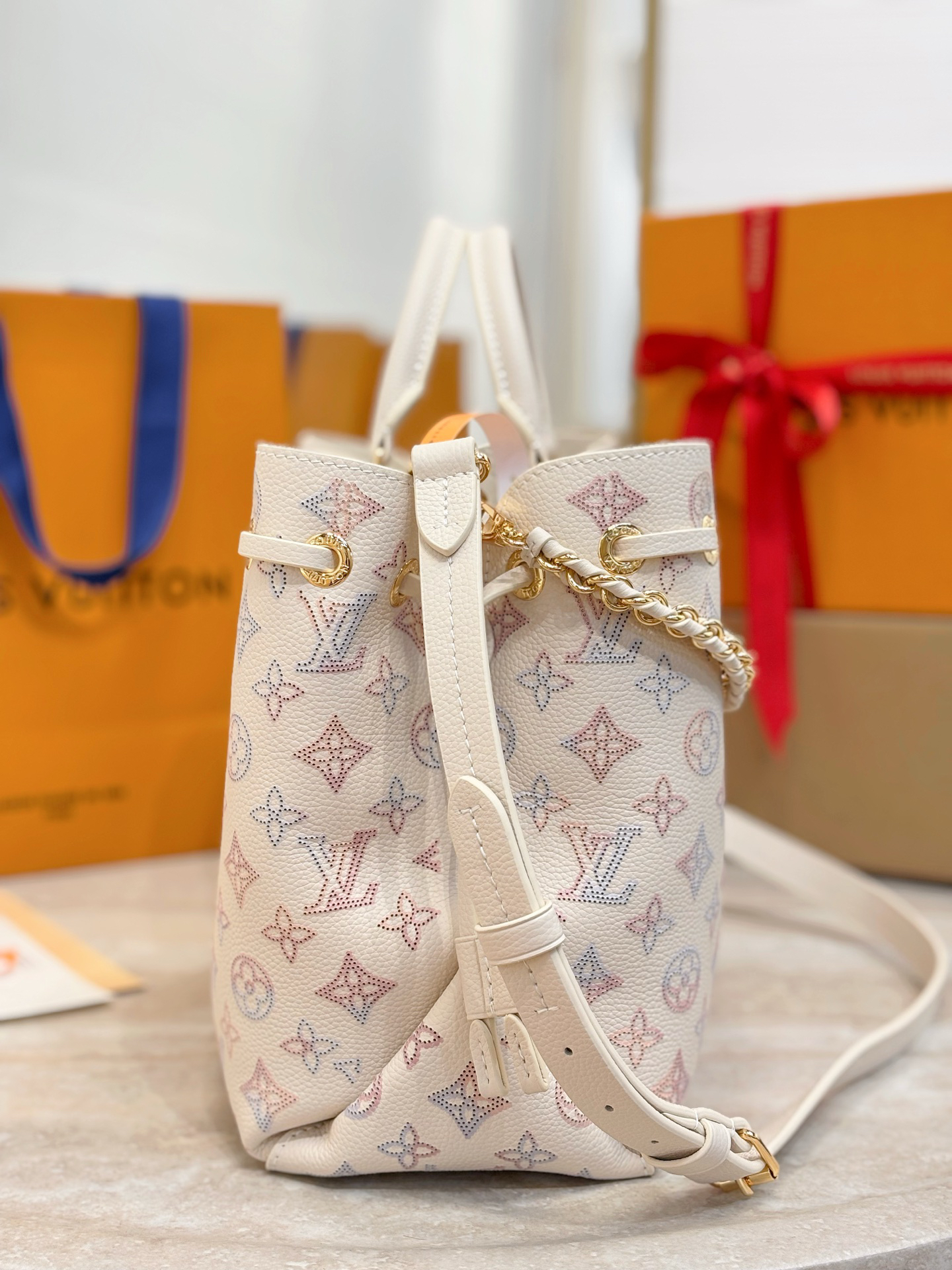 Louis Vuitton Hot New Product-180