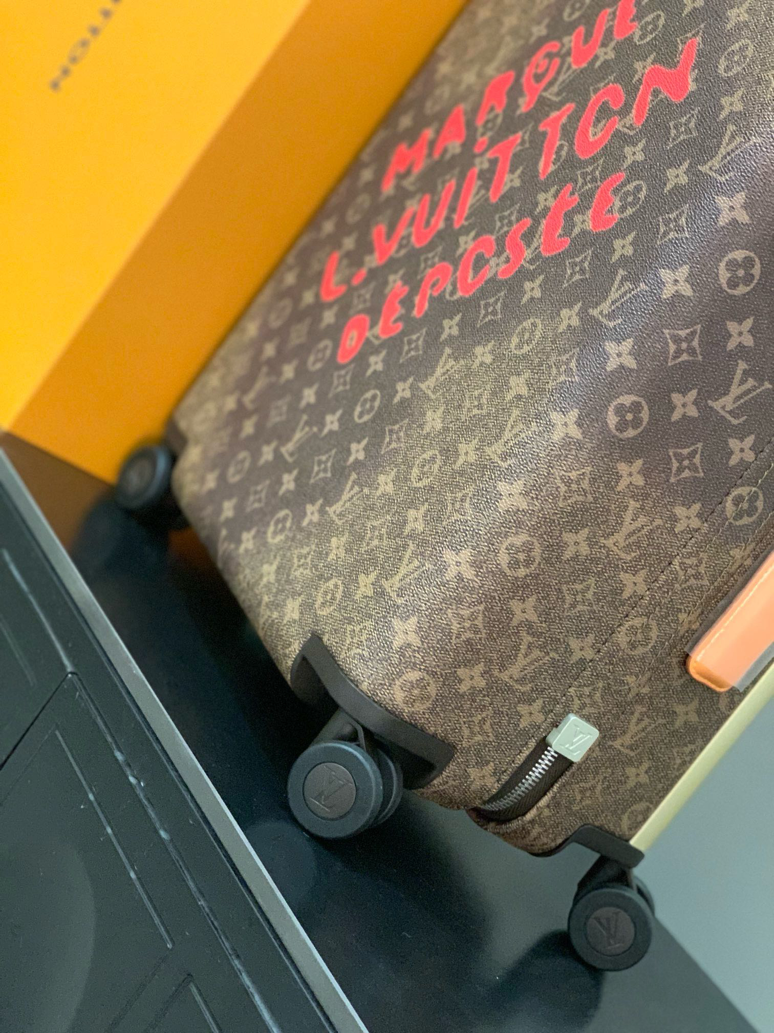 LV luggage-29