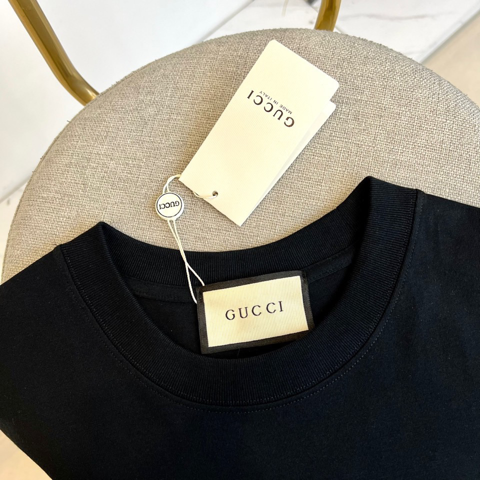 Gucci clothing-35