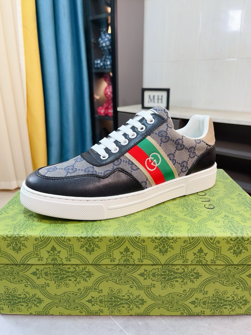 Gucci Sneakers-131