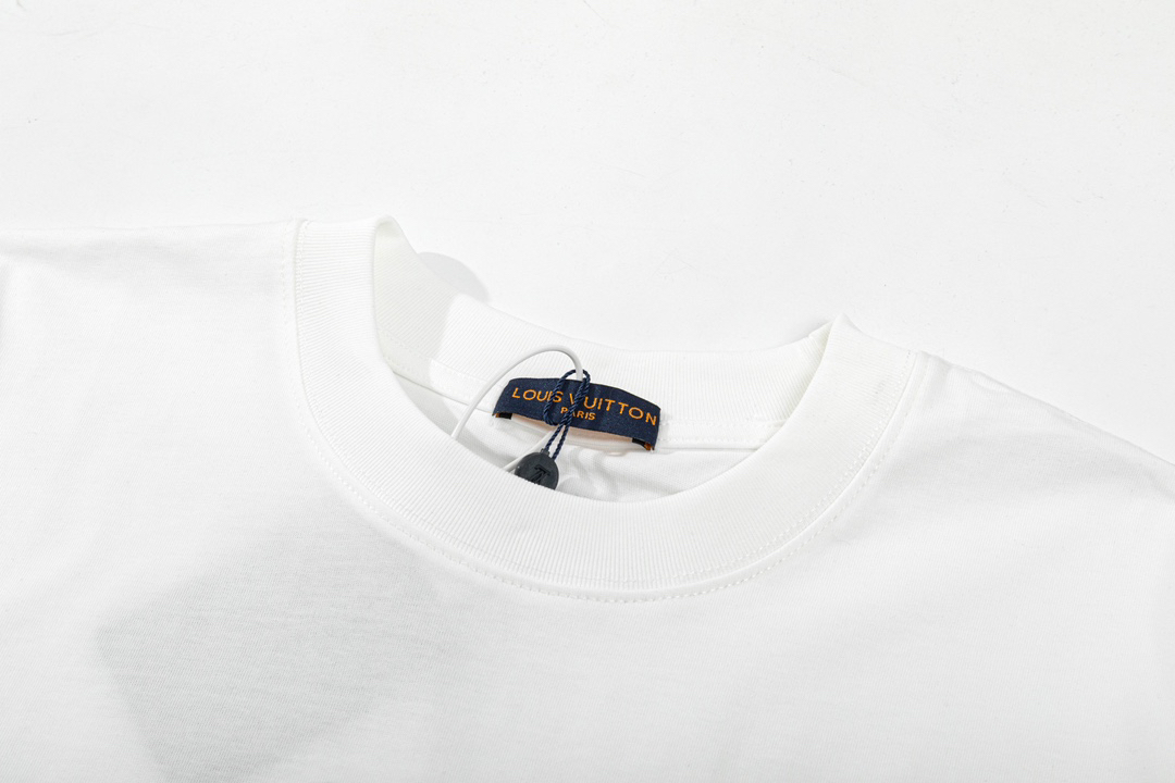 LV clothing-253