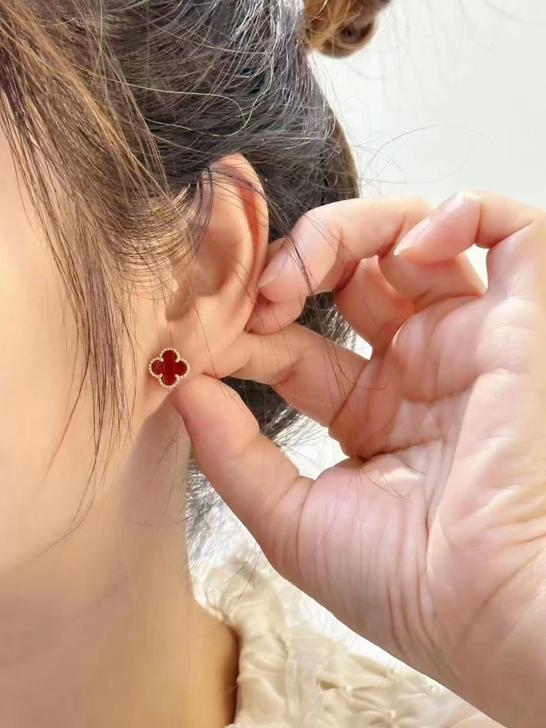 Van Cleef & Arpels earring-62