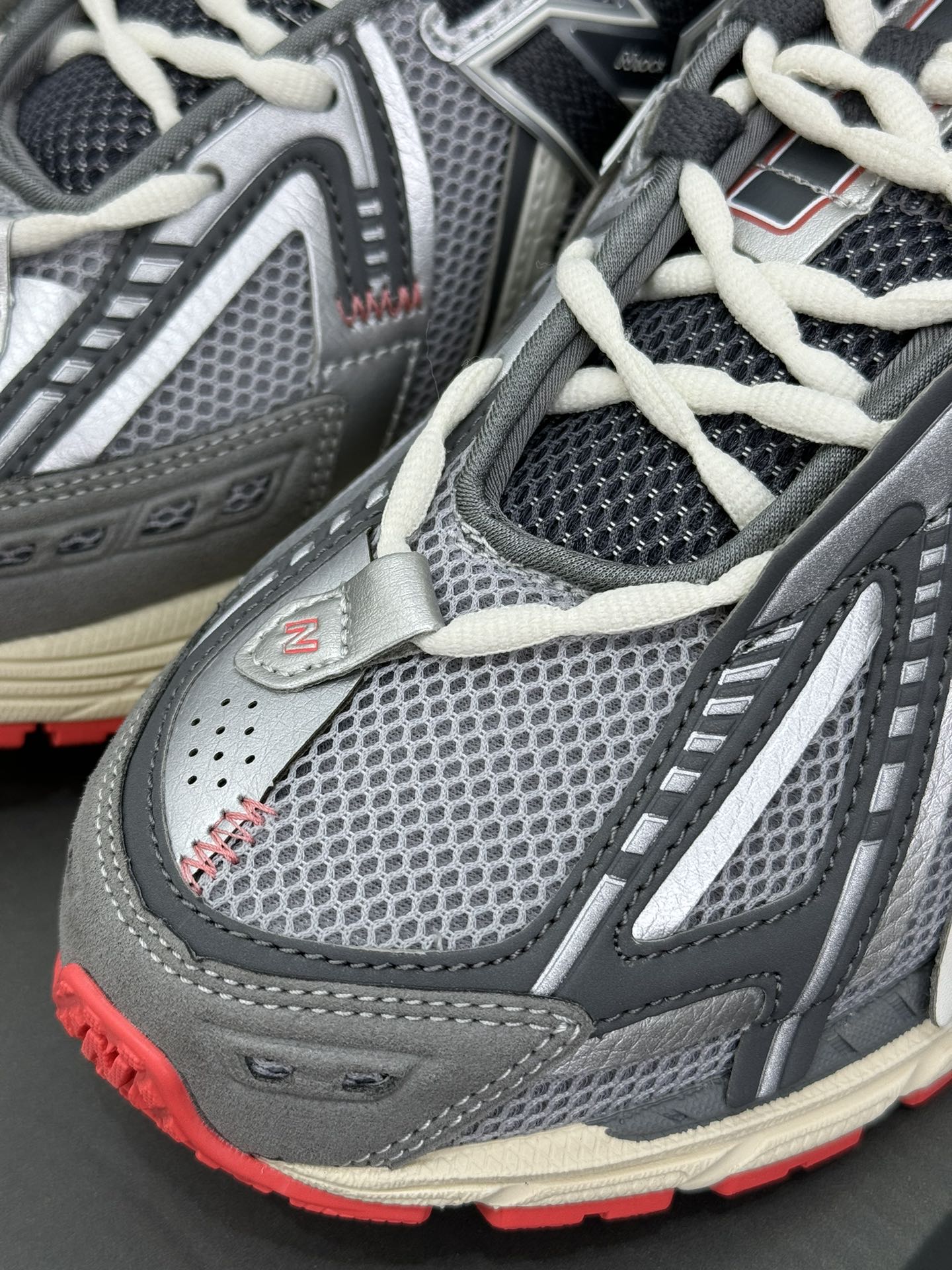 New Balance Sneakers-208