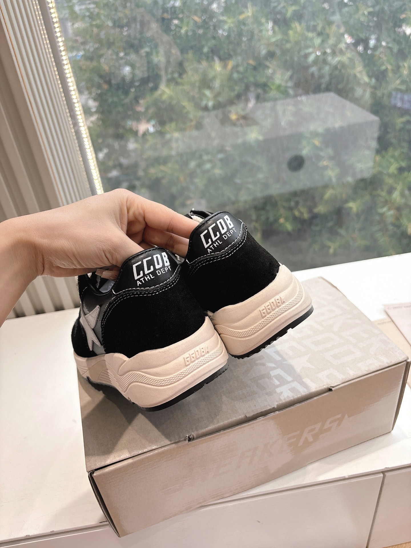 Golden Goose Sneakers-13