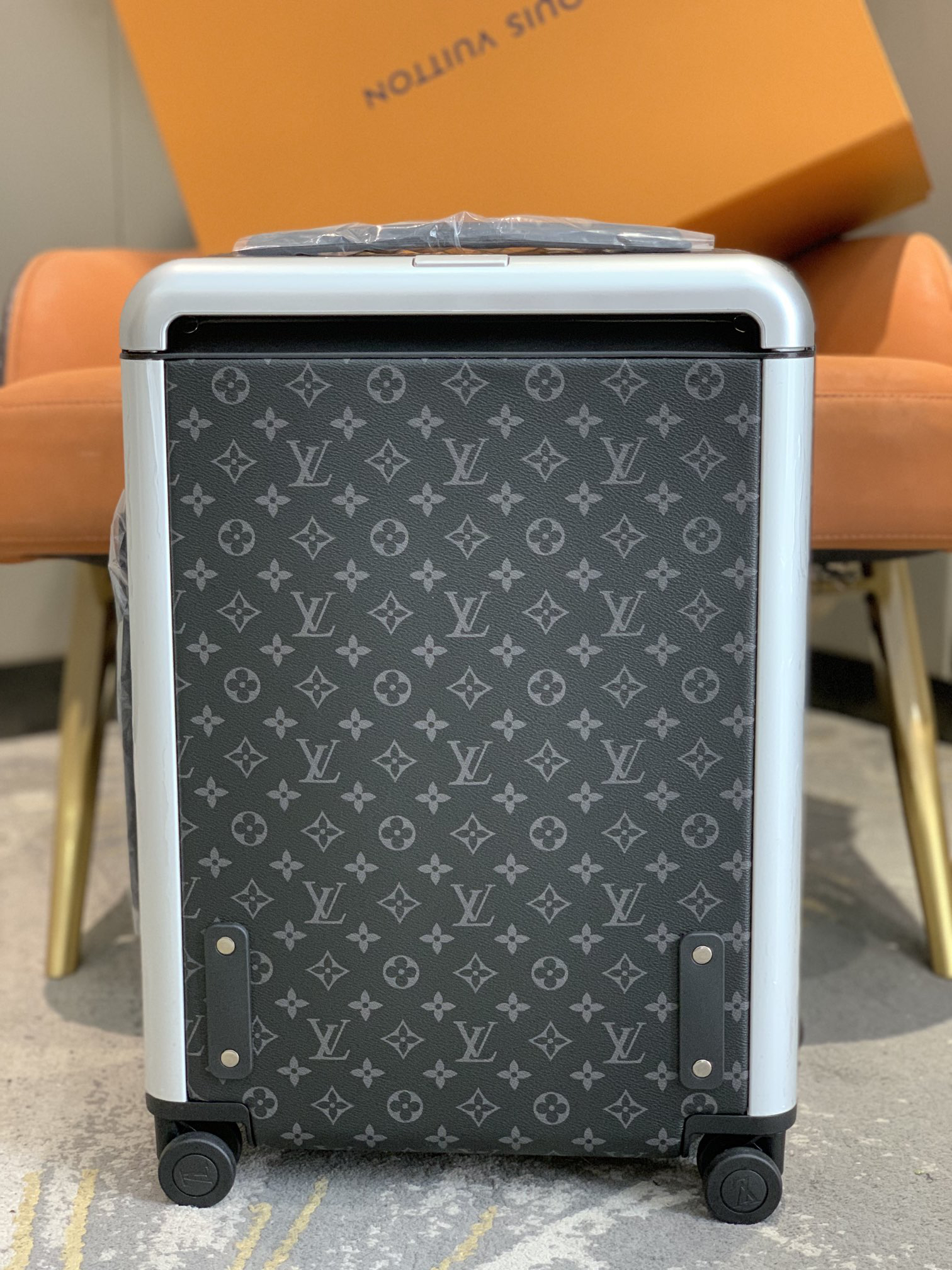 LV luggage-73