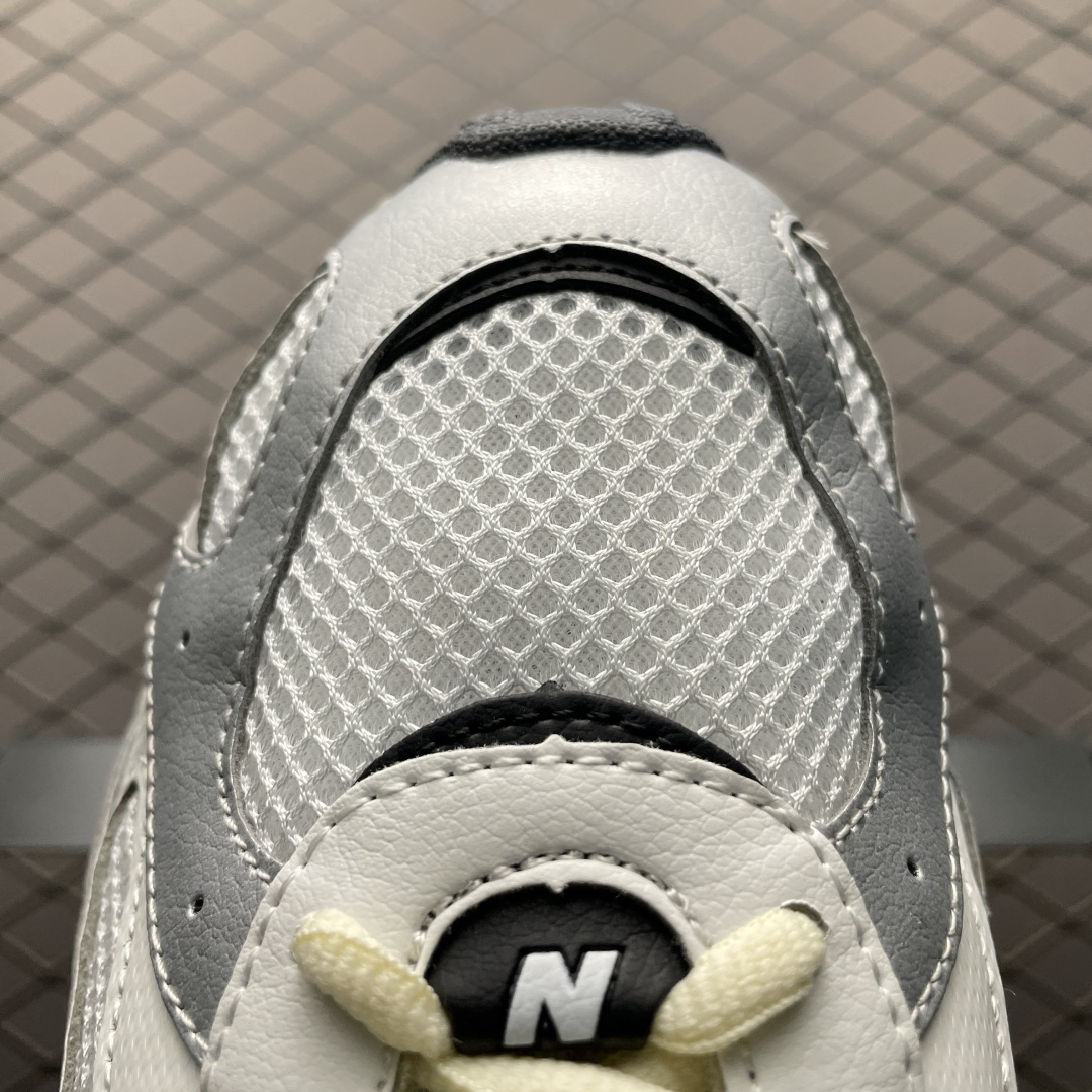 New Balance Sneakers-172