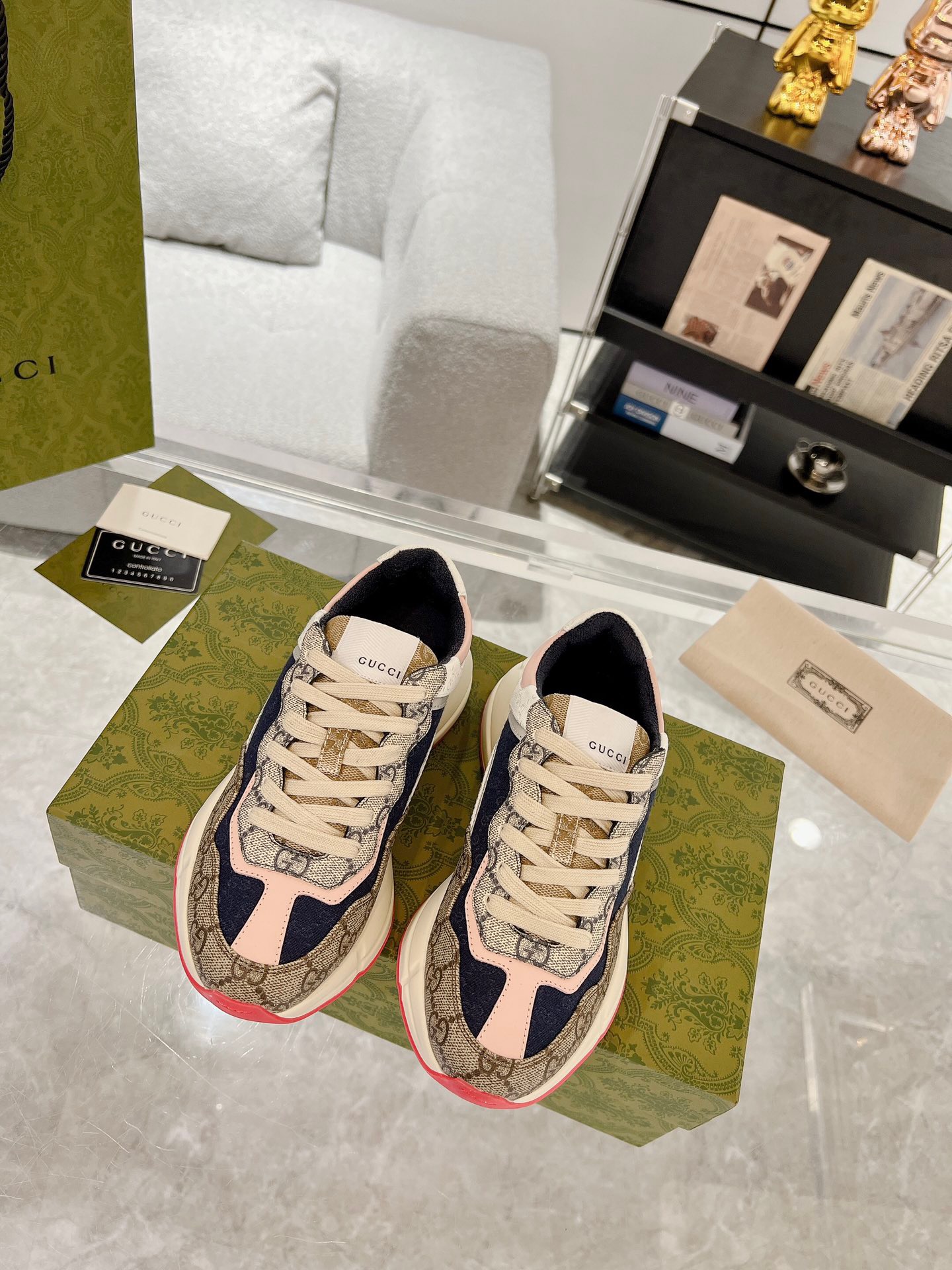 Gucci Sneakers-205