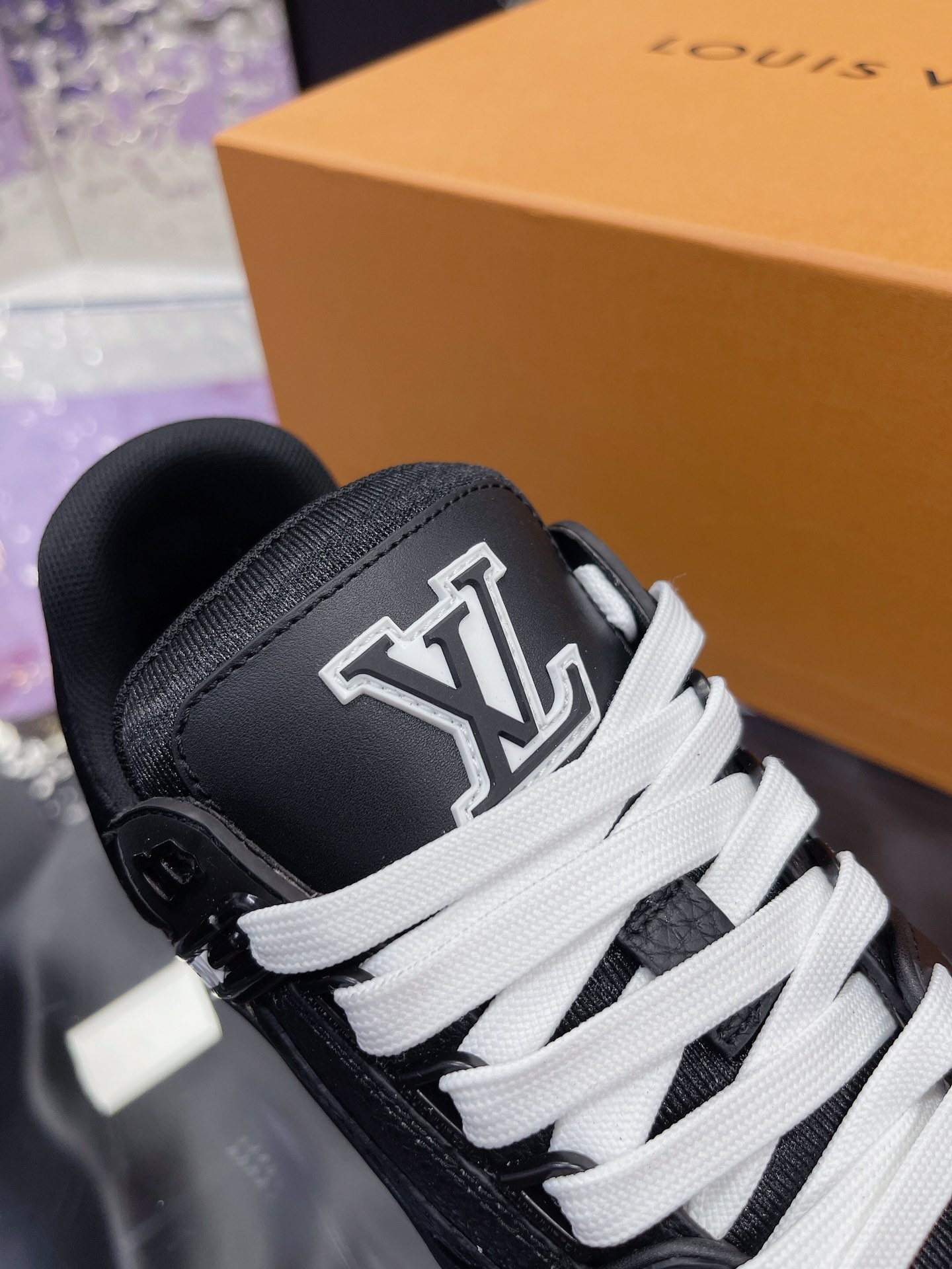 Lv Sneakers-223