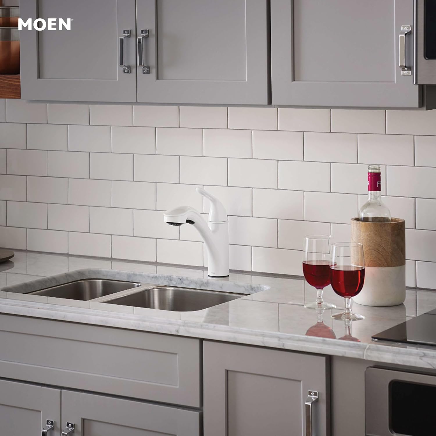 Moen Brecklyn Glacier White One-Handle Single-Hole Kitchen Faucet with Pull-Out Sprayer and Power Clean, Optional Deckplate Included, 87557W