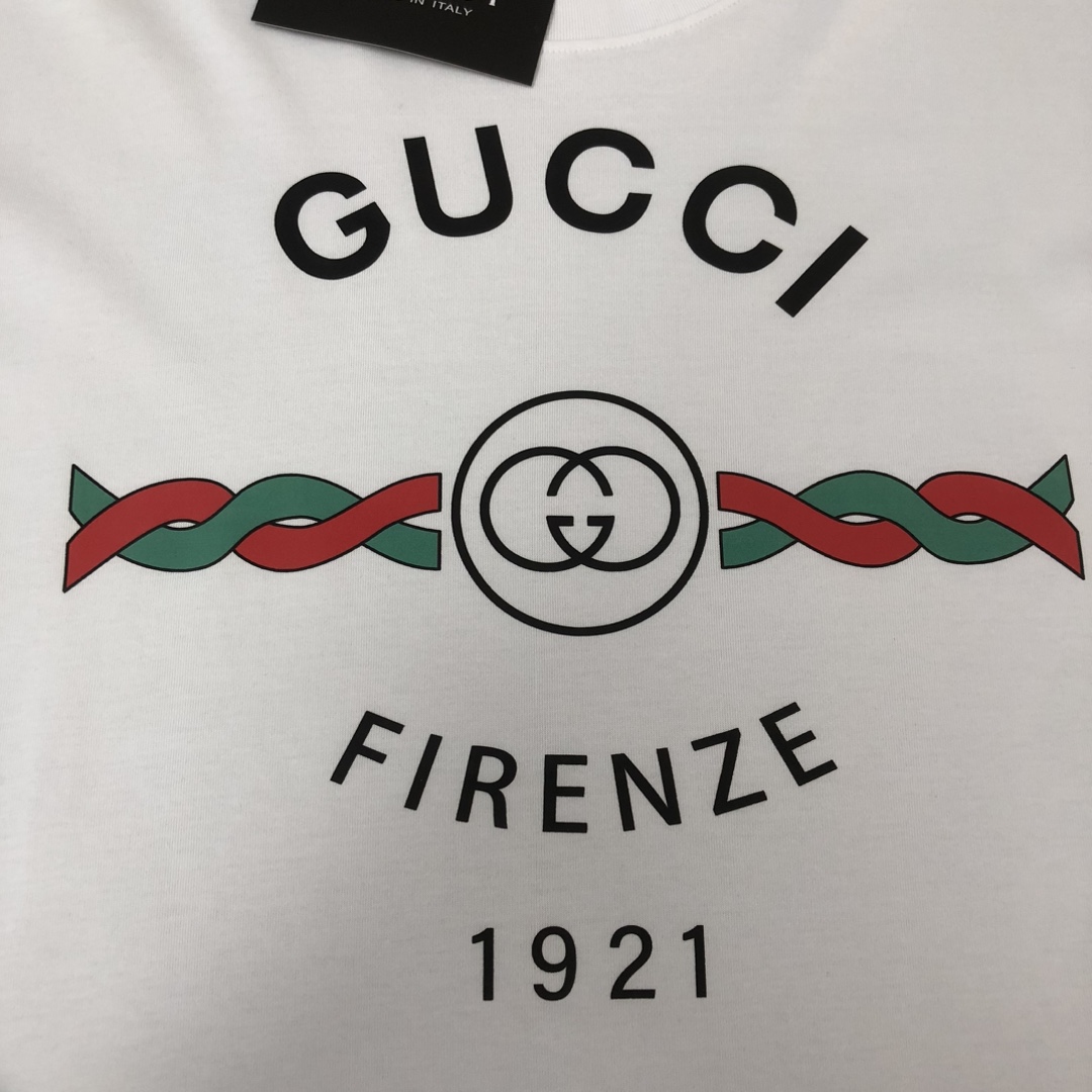 Gucci clothing-180