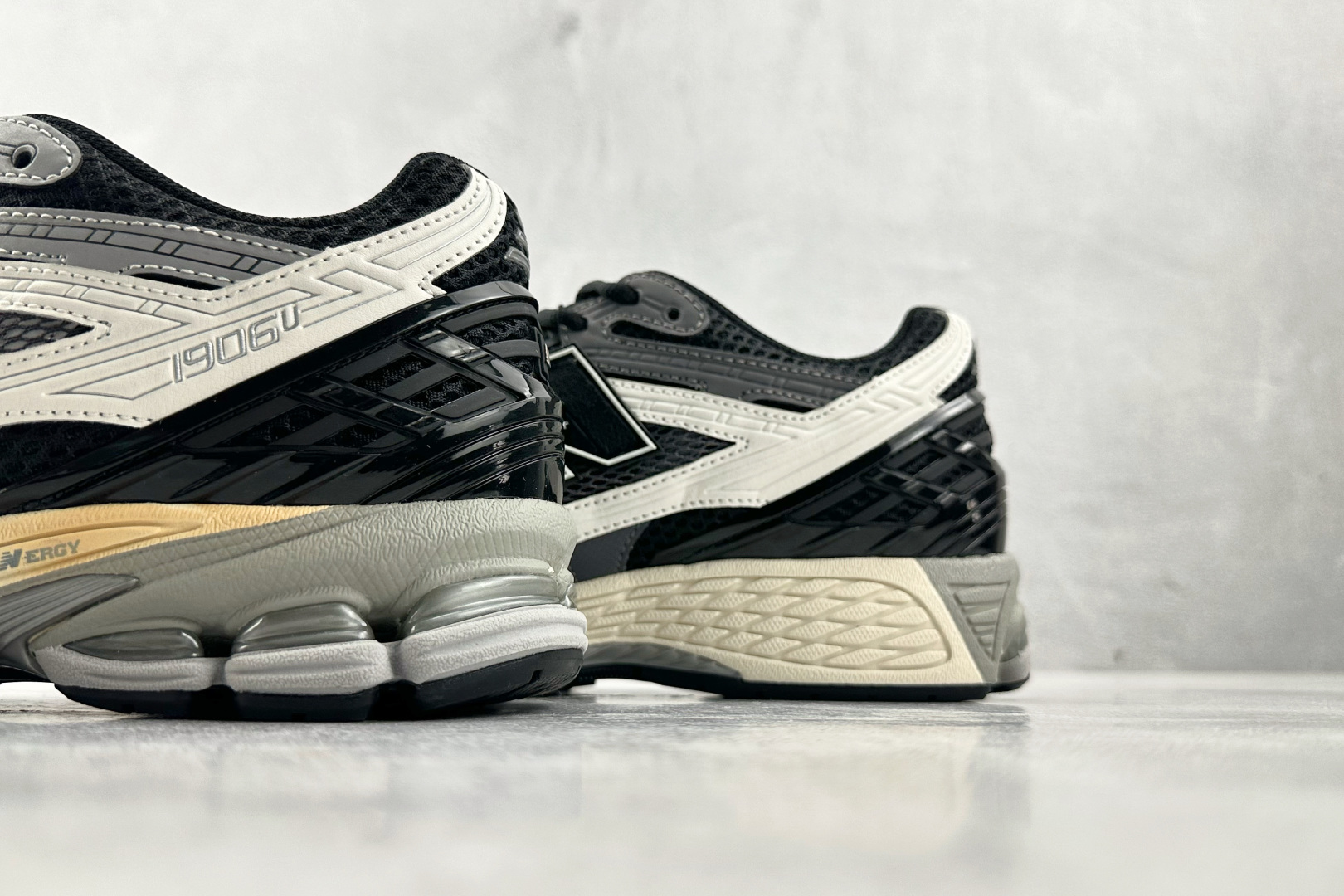 New Balance Sneakers-174